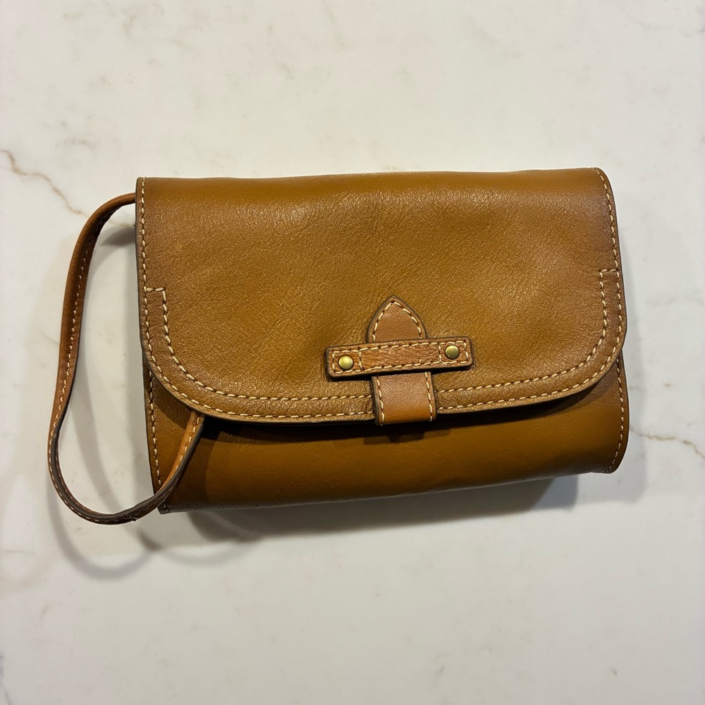 Frye Olivia Elegant Tan brown Leather Clutch, wallet crossbody , purse